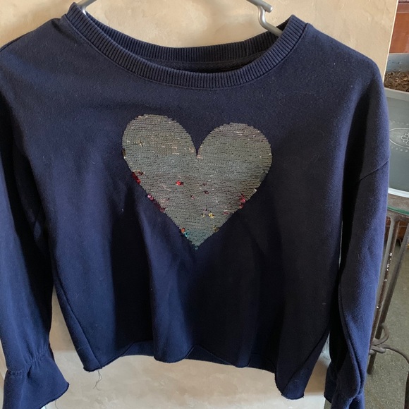Gap kids “flip” heart sweatshirt. - Picture 2 of 3